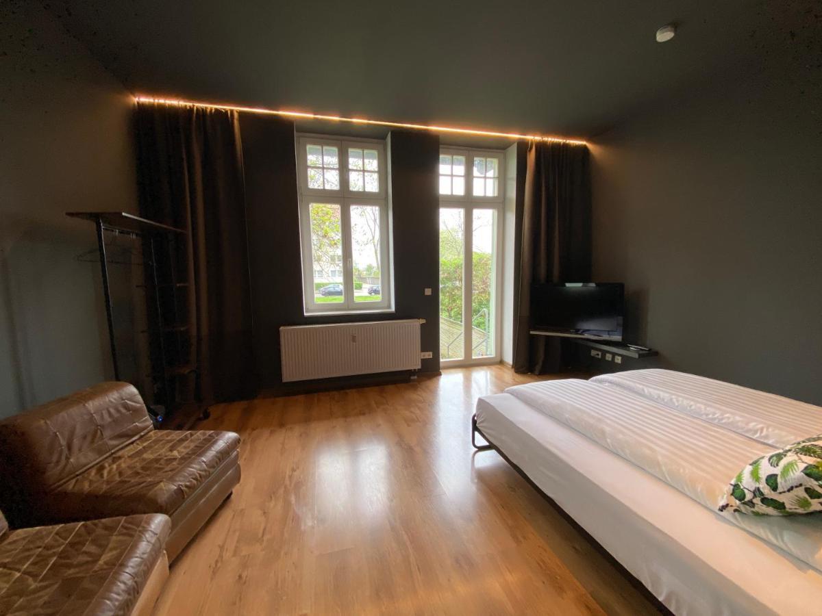 Tropisches Loft Mit Privatem Garten Magdeburgo Exterior foto